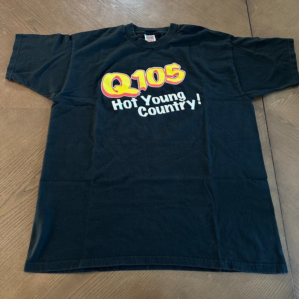 Q105 WRBQ FM Radio Single Stitch T Shirt Young Hot Country Size XL Tampa FL Vtg